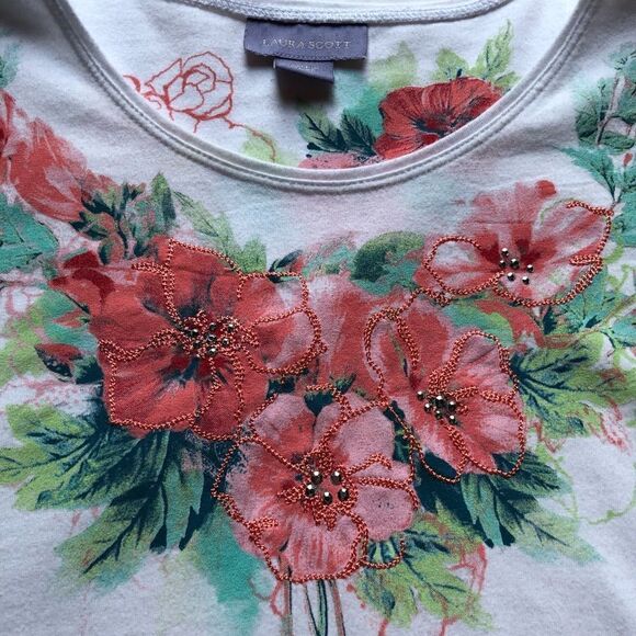 Laura Scott Tee white with pink and green floral pattern below neck XL - Picture 6 of 7